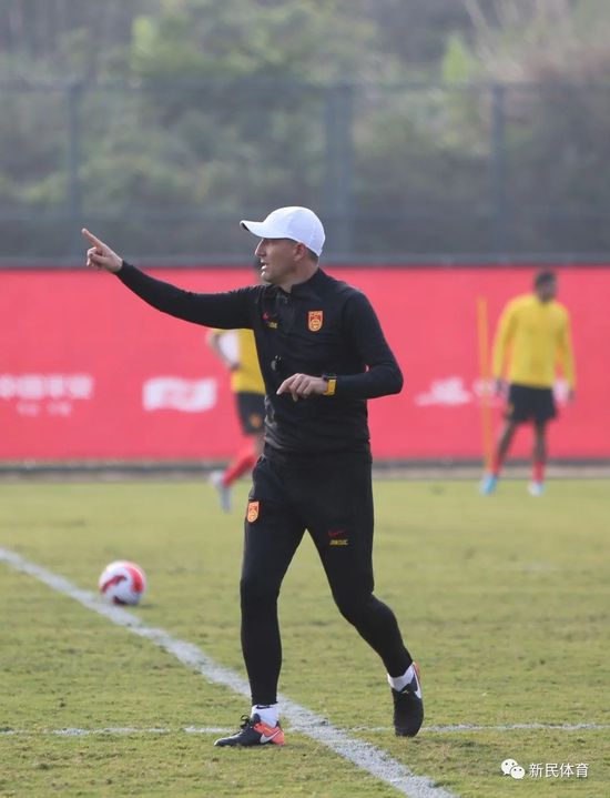 本赛季他在各个方面都表现出色。